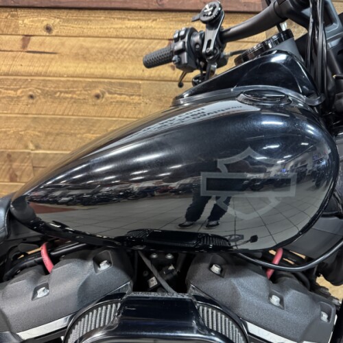 2020 Harley-Davidson® Fat Bob® 114 Vivid Black FXFBS thumb 3