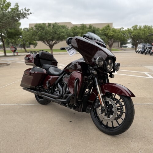 2019 Harley-Davidson® CVO™ Street Glide® Black Forest & Wineberry thumb 2