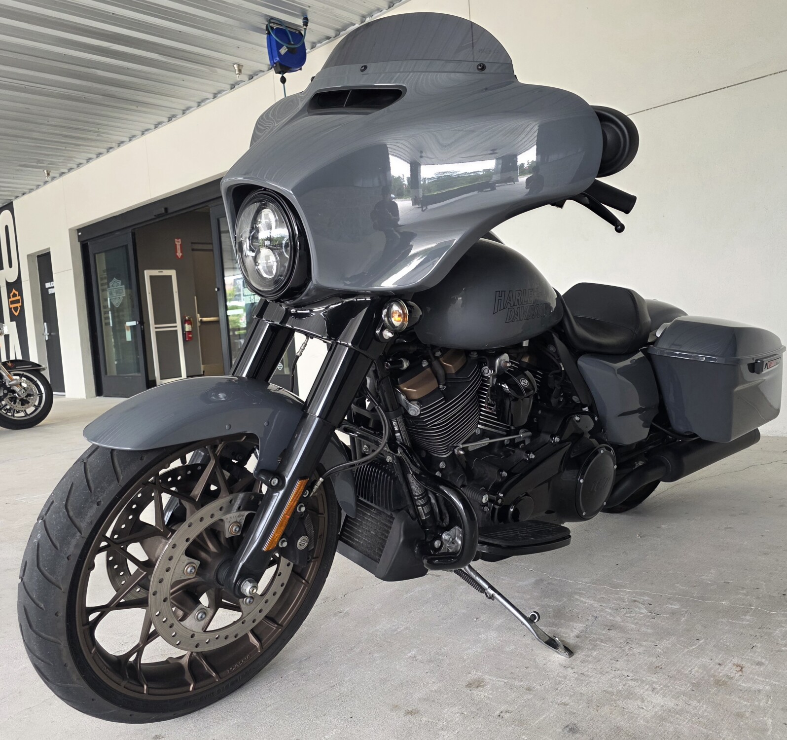 2022 Harley-Davidson® Street Glide® ST Gunship Gray, photo 10