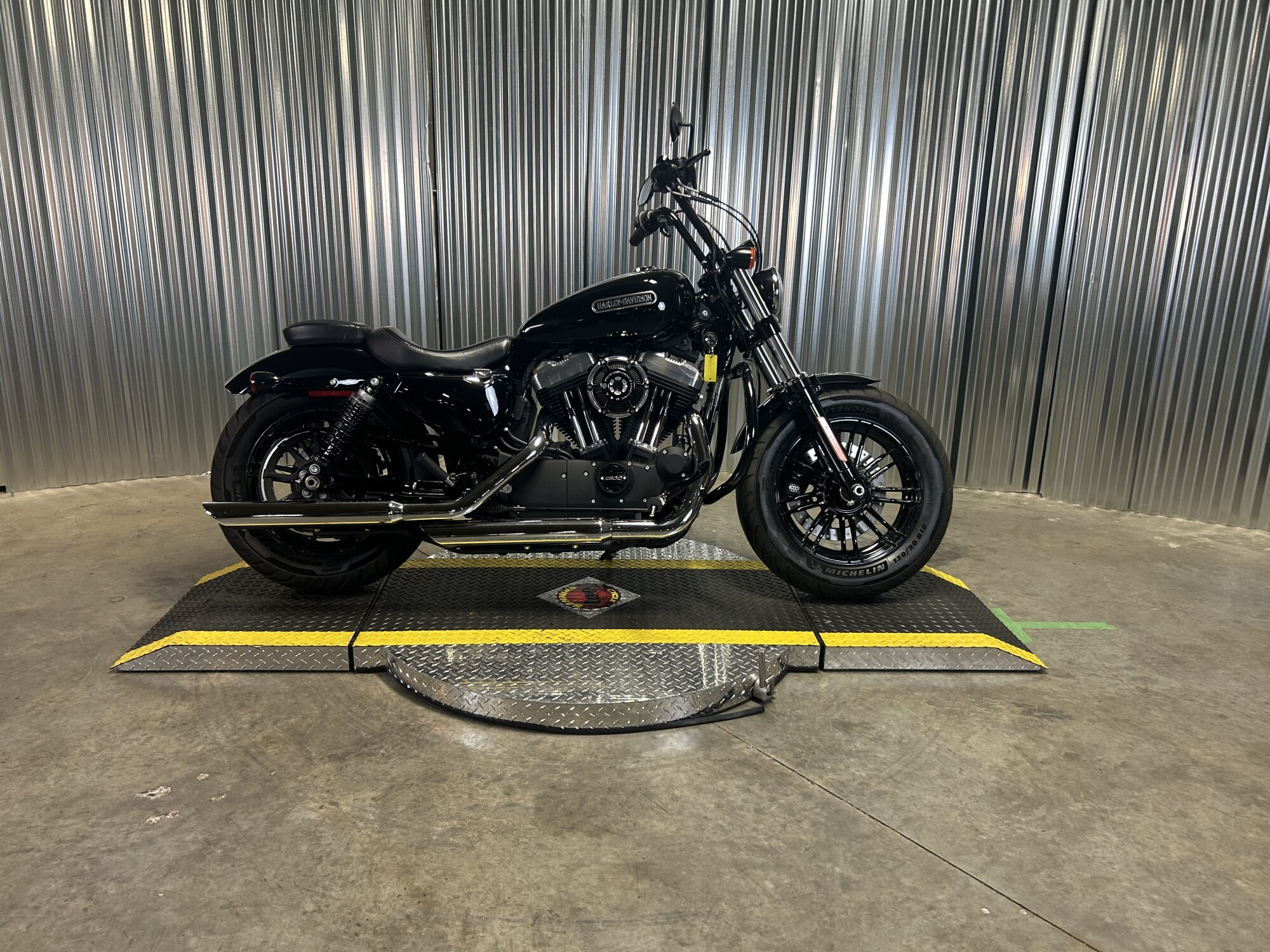 2017 Harley-Davidson® Forty-Eight® Vivid Black