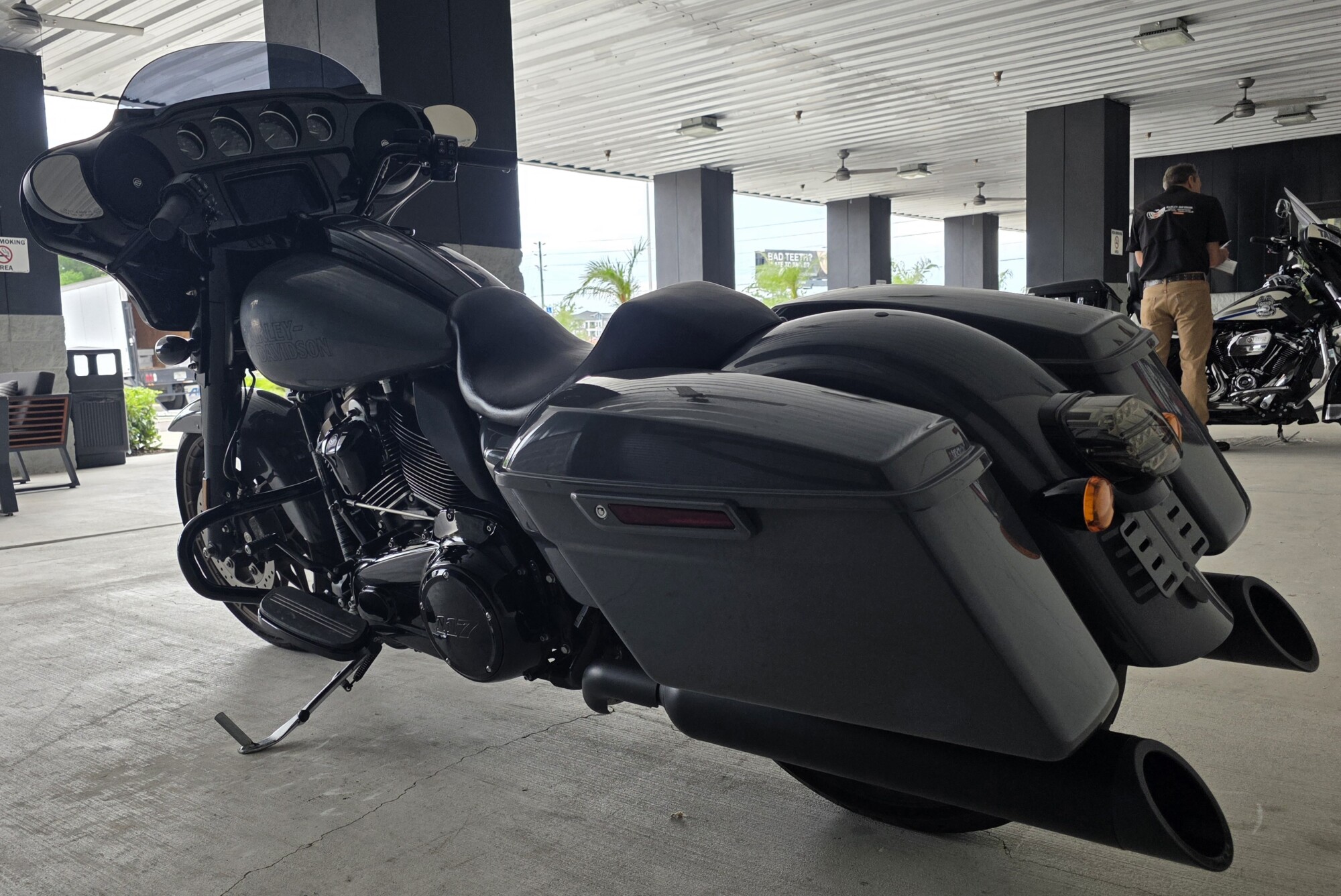 2022 Harley-Davidson® Street Glide® ST Gunship Gray, photo 9