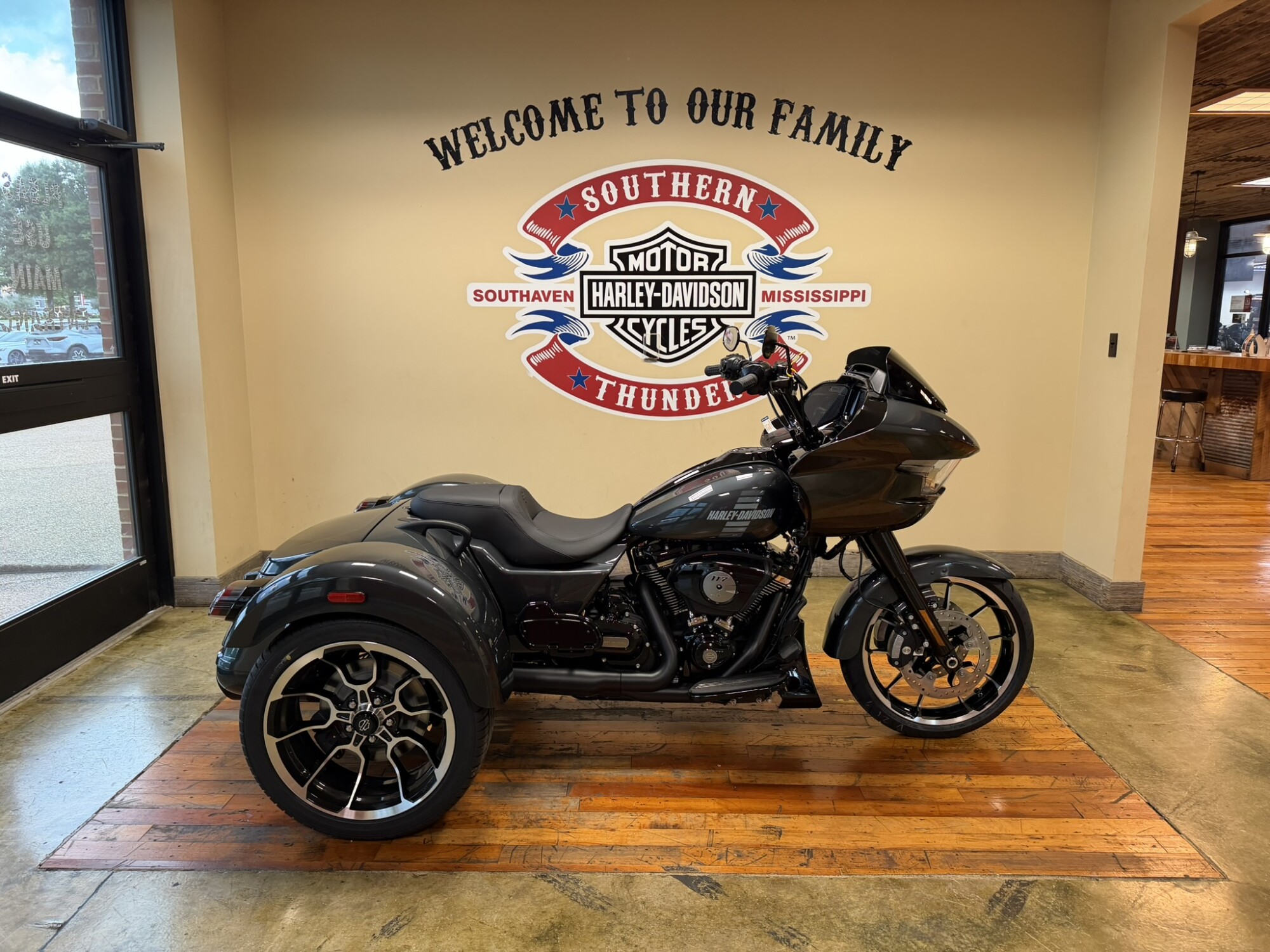 2026 Harley-Davidson® Road Glide 3 Iron Horse Metallic