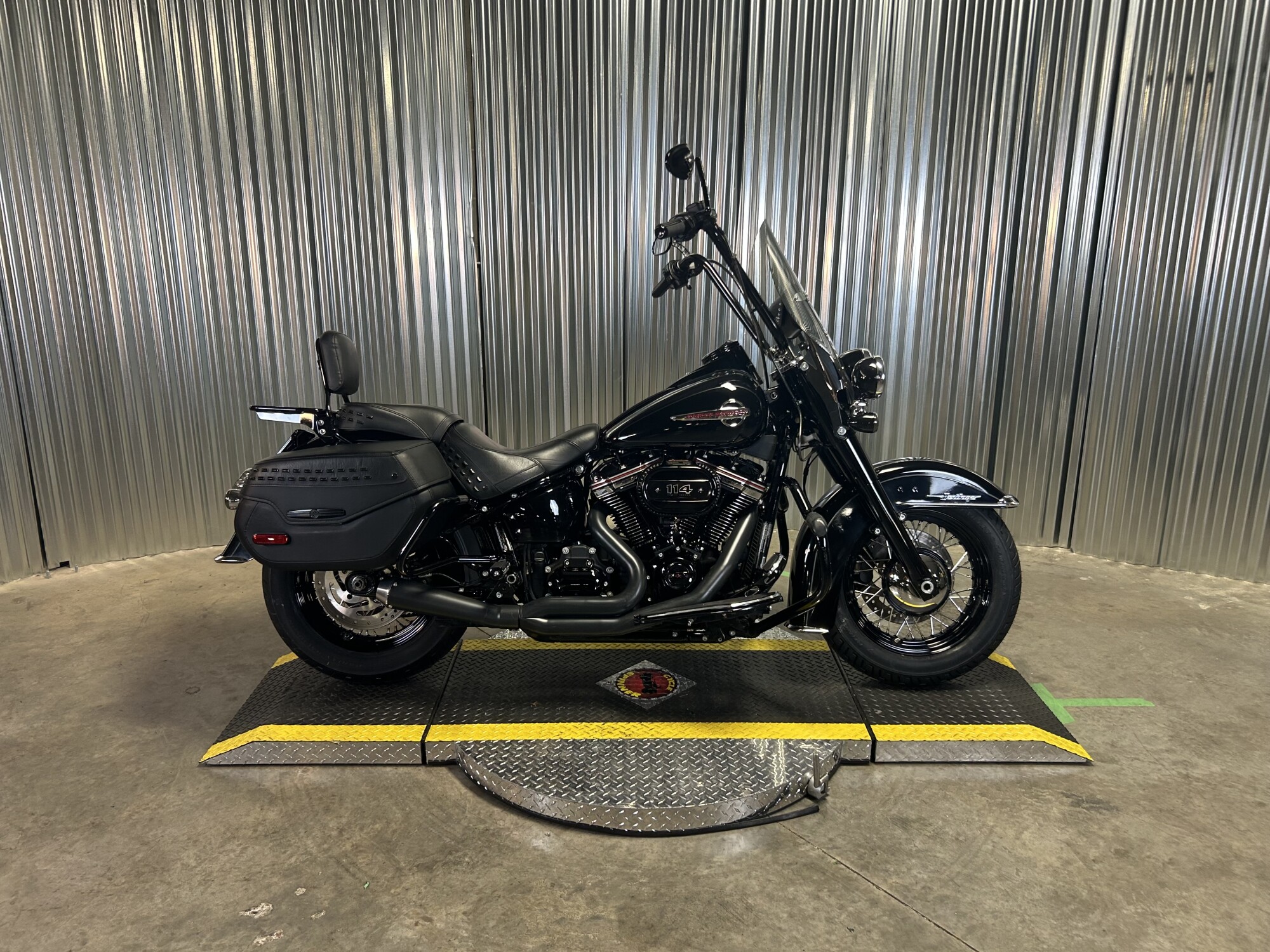 2020 Harley-Davidson® Heritage Classic 114 Vivid Black
