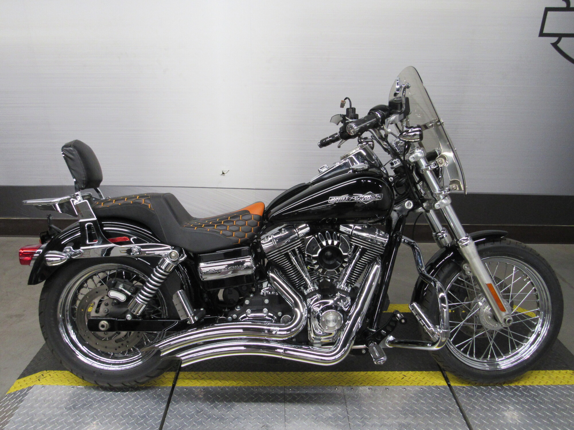 FXDC 2012 Super Glide® Custom