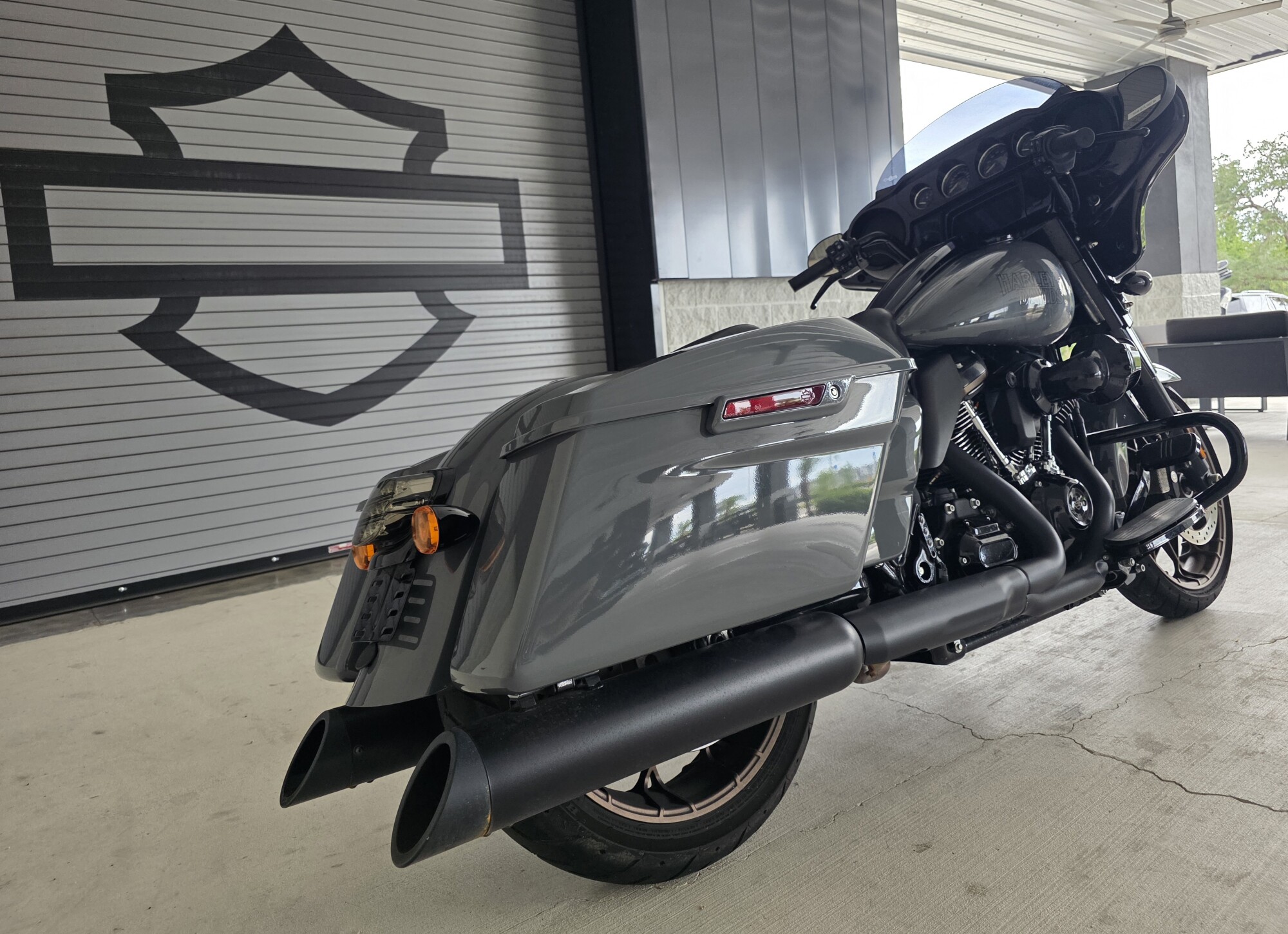 2022 Harley-Davidson® Street Glide® ST Gunship Gray, photo 8