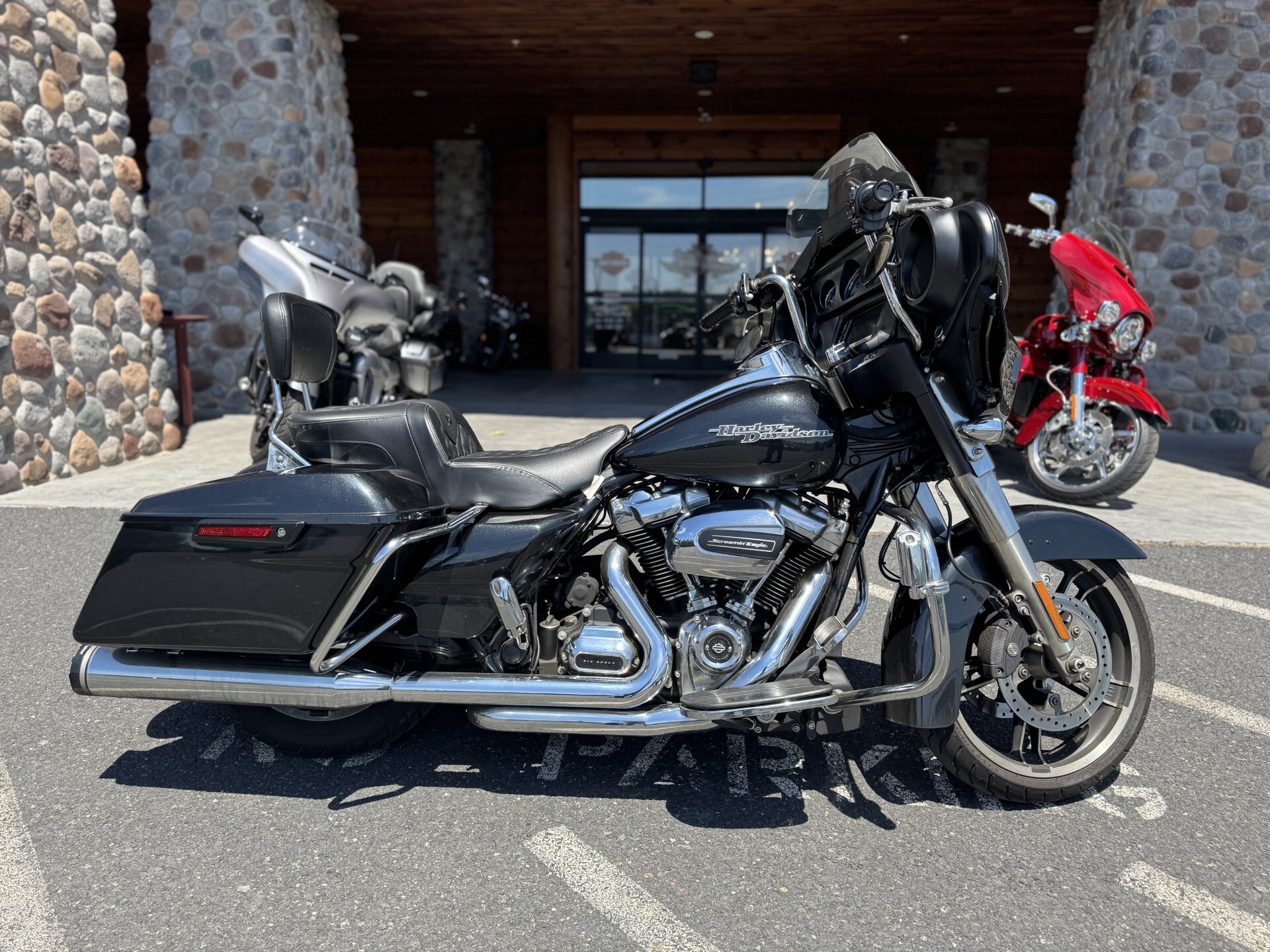 FLHX 2018 Street Glide®