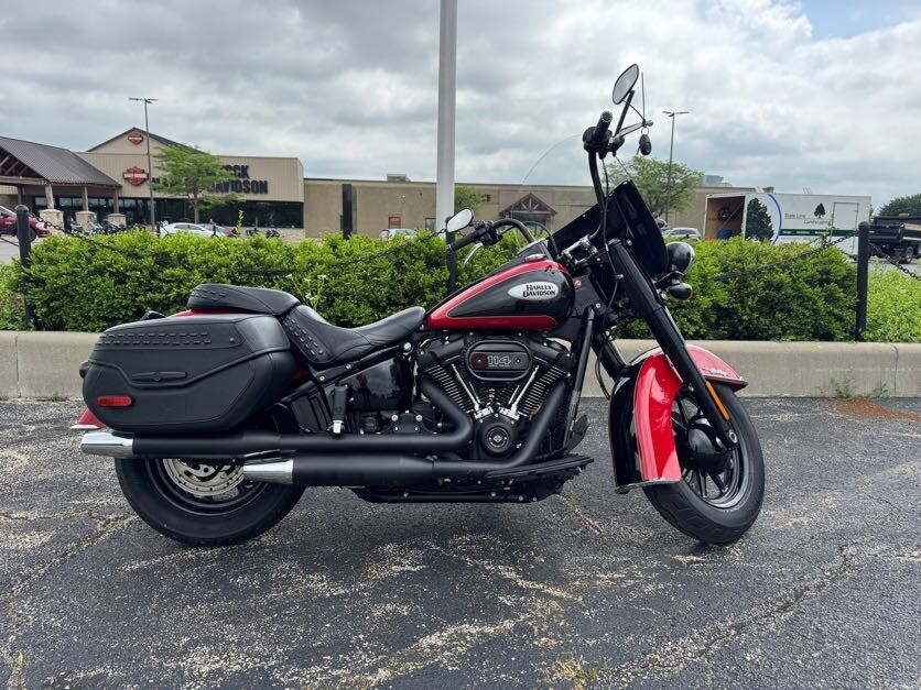 Harley-Davidson® Heritage Classic 114 2022 FLHCS REDLINE RED/BLK W/PS