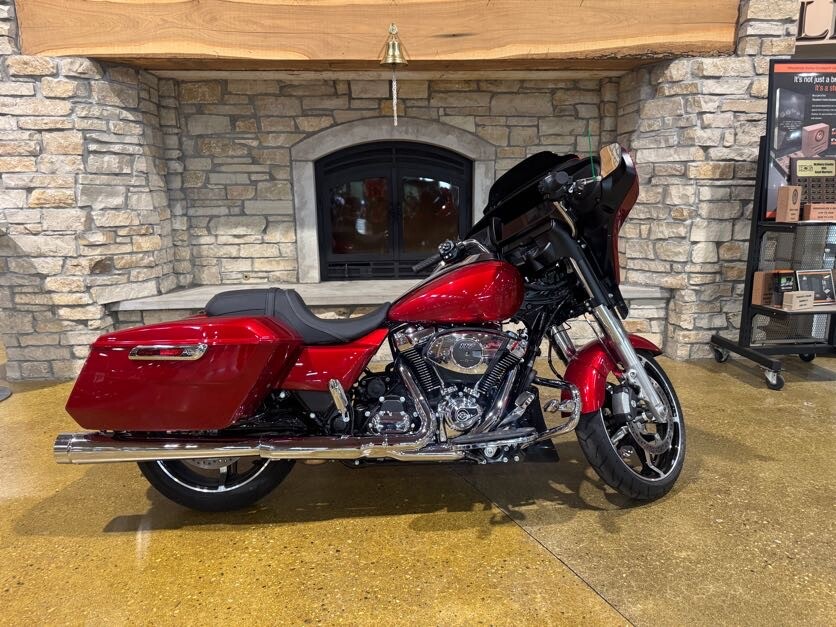 FLHX 2025 Street Glide™