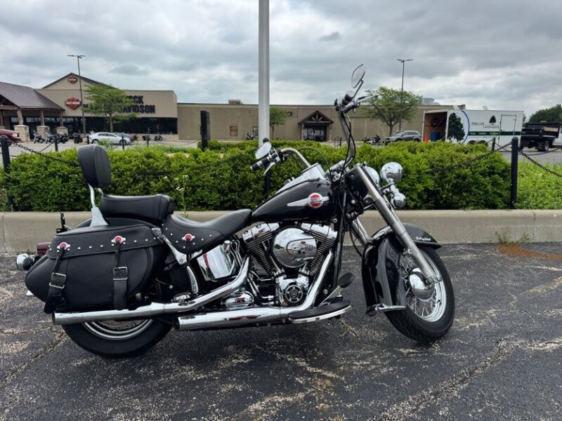 Harley-Davidson® Heritage Softail® Classic 2017 FLSTC BLACK