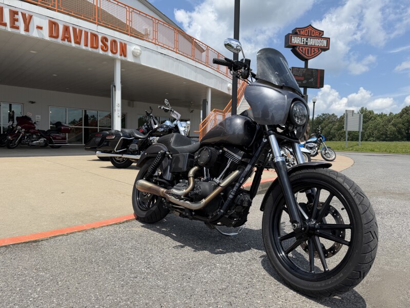 2016 Harley-Davidson® Street Bob® Charcoal Pearl