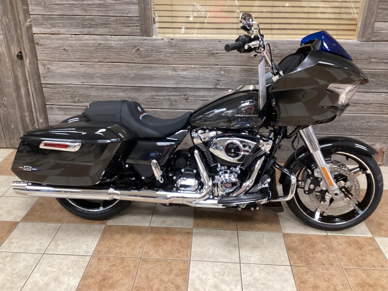 2026 Harley-Davidson® Road Glide® Midnight Ember