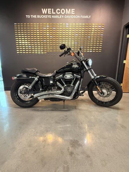 2014 Harley-Davidson® Street Bob® Vivid Black Deluxe