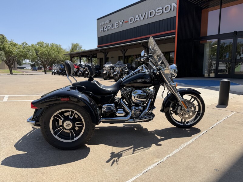 2016 Harley-Davidson® Freewheeler® Black