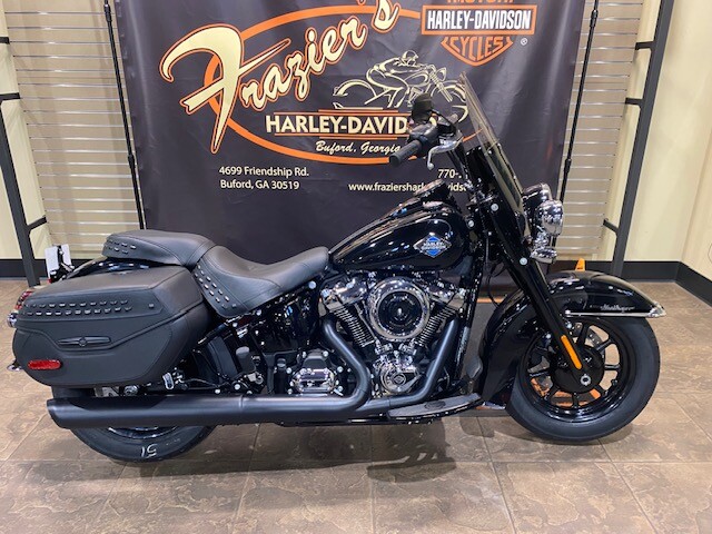 2026 Harley-Davidson® Heritage Classic VIVID BLACK
