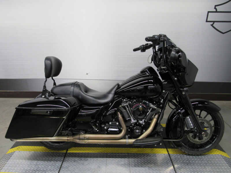 FLHXS 2018 Street Glide® Special