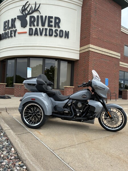 2026 Harley-Davidson® Street Glide 3 Limited DRK BILIARD GRY