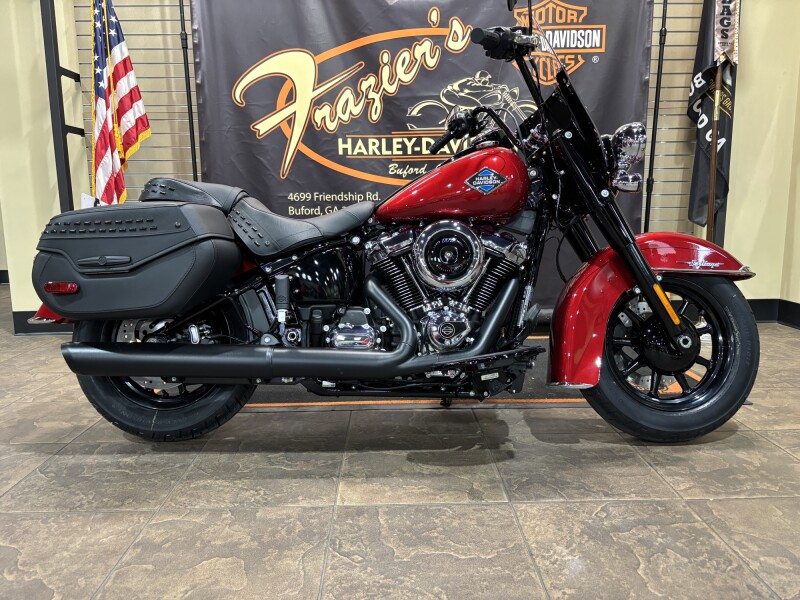 2026 Harley-Davidson® Heritage Classic BRILLIANT RED W/ PINSTRIPE