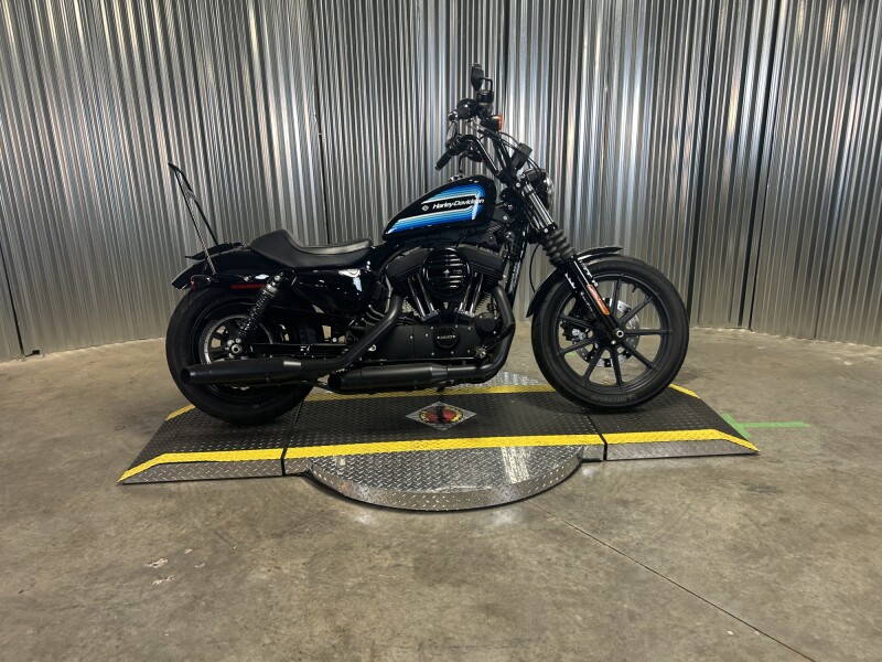 2019 Harley-Davidson® Iron 1200™ Vivid Black