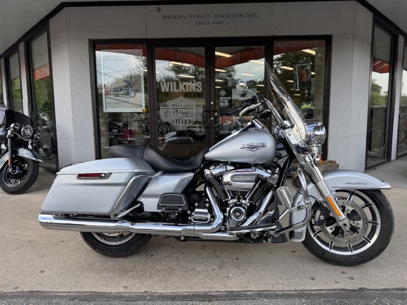 2019 HARLEY-DAVIDSON FLHR ROAD KING in Barracuda Silver