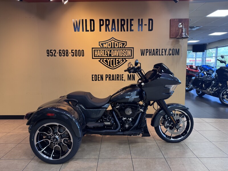 2026 Harley-Davidson® Road Glide 3 Iron Horse Metallic