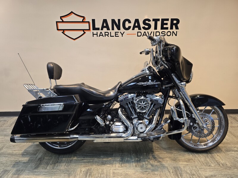 2011 Harley-Davidson® Street Glide® Vivid Black FLHX