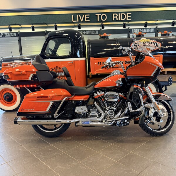 2022 Harley-Davidson CVO Road Glide Limited FLTRKSE