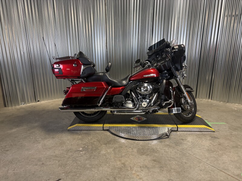 2012 Harley-Davidson® Electra Glide® Ultra Limited EMBR RED/MERLOT W/ PINSTRIP