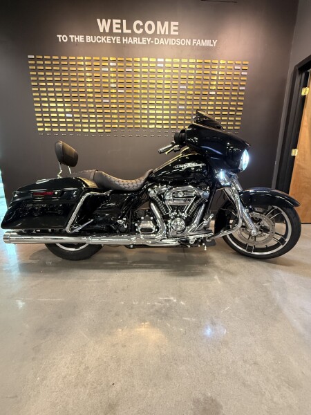 2019 Harley-Davidson® Street Glide® Vivid Black