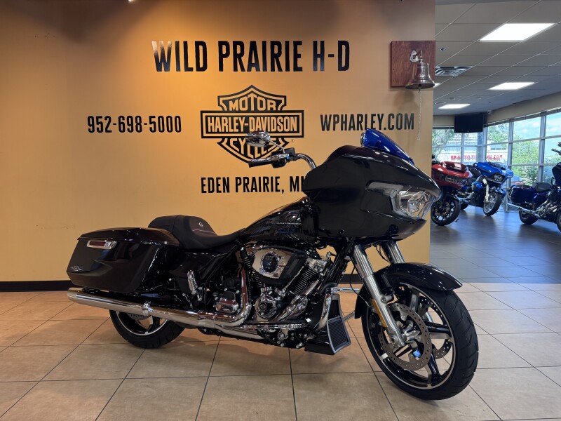 2026 Harley-Davidson® Road Glide® MIDNIGHT EMBER