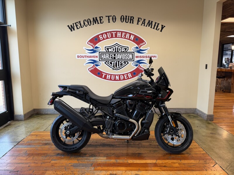 2026 Harley-Davidson® Pan America® 1250 ST Vivid Black