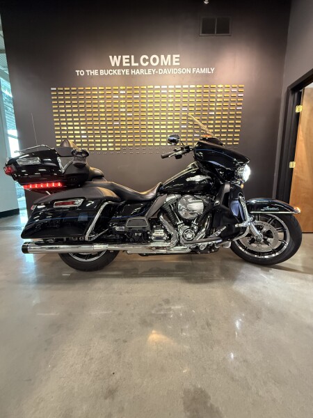 2016 Harley-Davidson® Electra Glide® Ultra Classic® Vivid Black