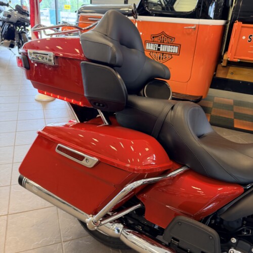 2023 Harley-Davidson Ultra Limited FLHTK thumb 2