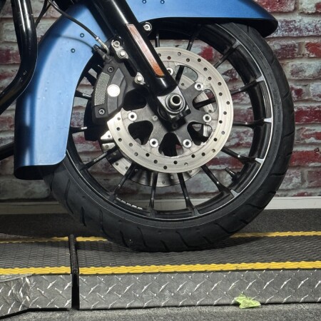 Harley-Davidson® Street Glide® Special 2018 FLHXS LEGEND BLUE DNM thumb 1