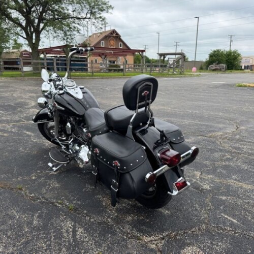 Harley-Davidson® Heritage Softail® Classic 2017 FLSTC BLACK thumb 0
