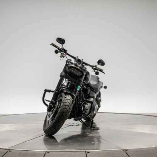 2019 Harley-Davidson FXFBS Softail Fat Bob 114 in Vivid Black thumb 1