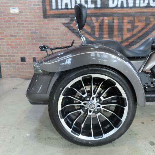 2023 Harley-Davidson® Road Glide® 3 FLTRT thumb 2