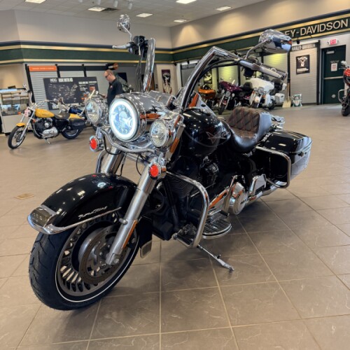 2013 Harley-Davidson Road King FLHR thumb 2