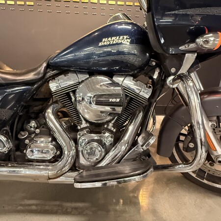 2016 Harley-Davidson® Road Glide® Special Custom Colour Cosmic Blue Pearl thumb 3