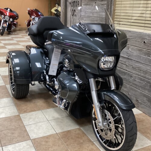 2026 Harley-Davidson® Street Glide 3 Limited Iron Horse Metallic Chrome Trim thumb 2
