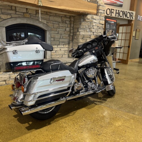 FLHTC 2003 Electra Glide® Classic thumb 3