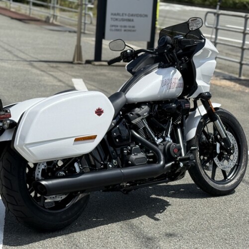 2026 Harley-Davidson® Low Rider™ ST White Onyx Pearl Black Trim thumb 2