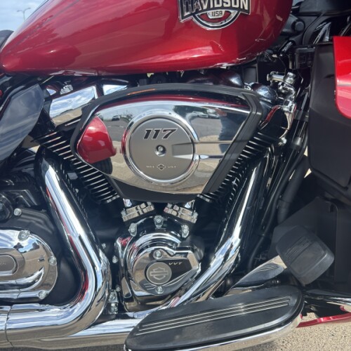 2026 Harley-Davidson® Street Glide 3 Limited Brilliant Red Chrome Trim thumb 3
