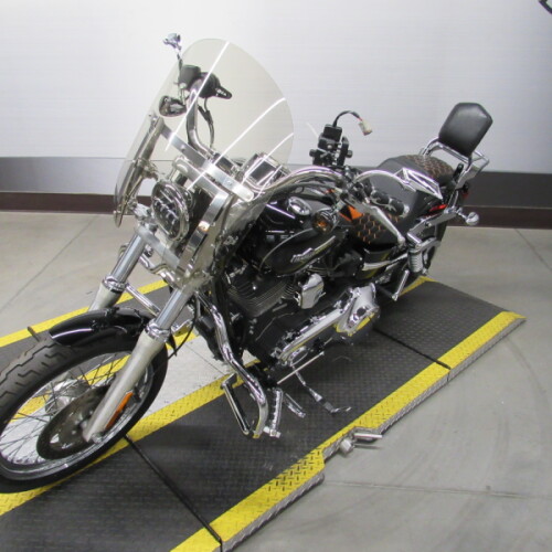 FXDC 2012 Super Glide® Custom thumb 1