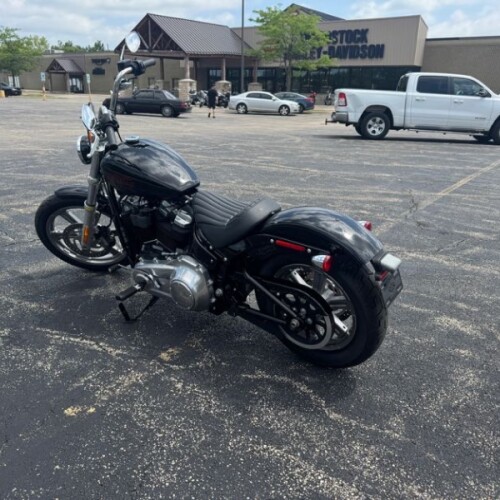 Harley-Davidson® Softail® Standard 2023 FXST BLACK thumb 0