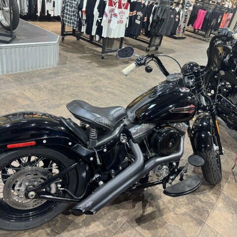 2011 Harley-Davidson® Softail® Cross Bones™ BLACK thumb 3