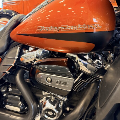 2019 Harley-Davidson Tri Glide Ultra FLHTCUTG thumb 1