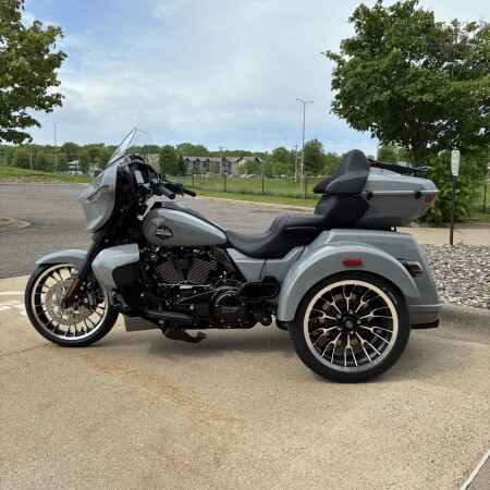 2026 Harley-Davidson® Street Glide 3 Limited DRK BILIARD GRY thumb 1