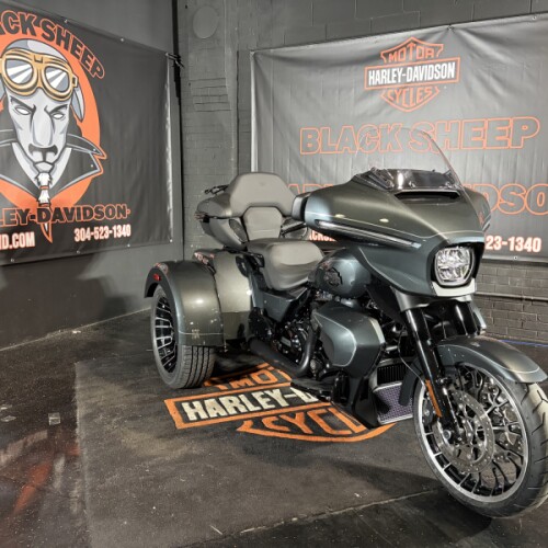 2026 Harley-Davidson® Street Glide 3 Limited FLHLT  thumb 0
