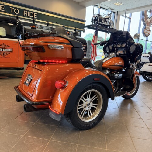 2019 Harley-Davidson Tri Glide Ultra FLHTCUTG thumb 2