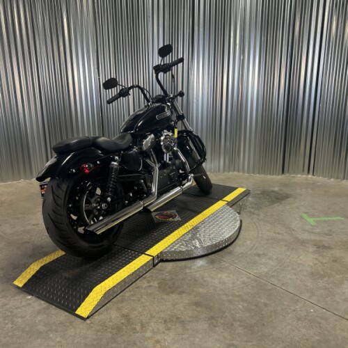 2017 Harley-Davidson® Forty-Eight® Vivid Black thumb 2